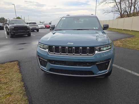 New 2026 Jeep Grand Cherokee L Limited AWD/4WD image 8