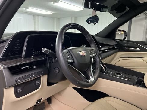 Used 2023 Cadillac Escalade Premium Luxury AWD/4WD image 10