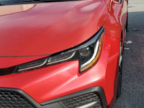 Used 2020 Toyota Corolla SE w/ SE Premium Package FWD image 3
