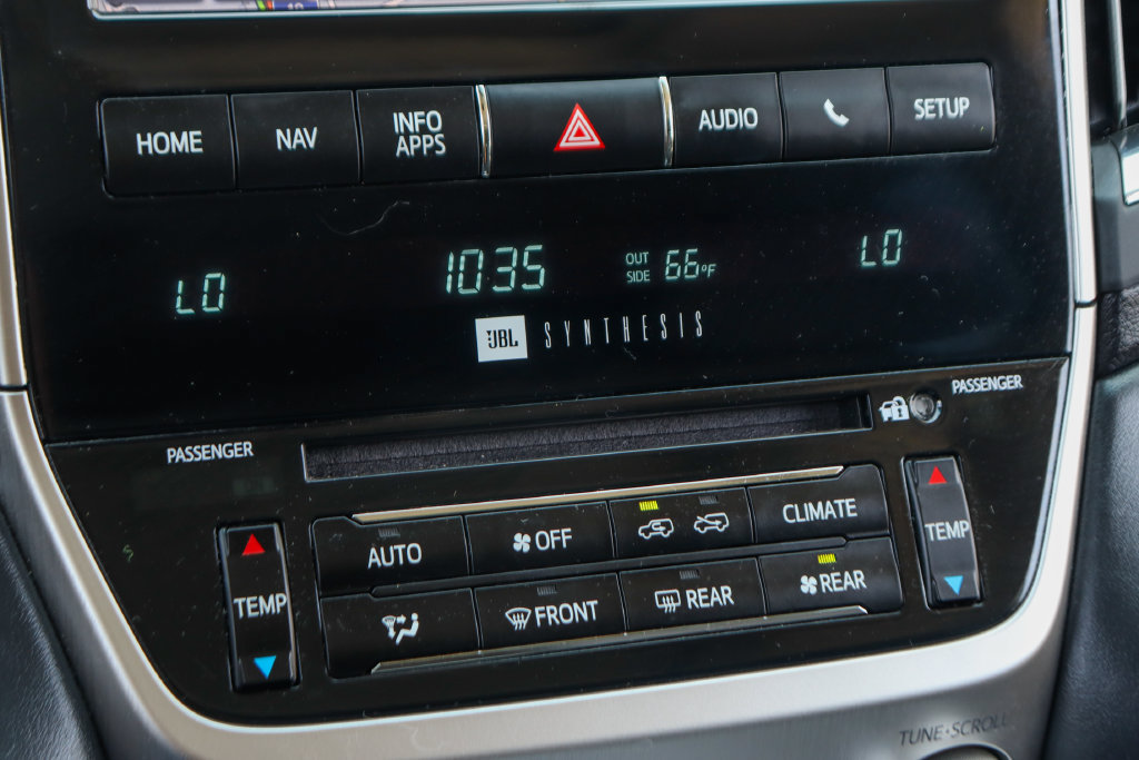 Used 2018 Toyota Land Cruiser AWD/4WD image 34