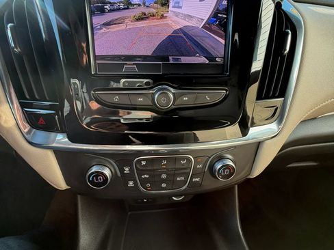 Used 2023 Chevrolet Traverse LS AWD/4WD image 17