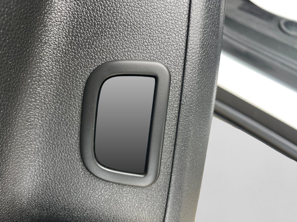 Used 2024 Chevrolet Traverse LT w/ LPO, Floor Liner Package FWD image 38