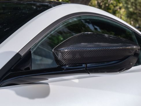 Used 2021 Aston Martin V8 Vantage Coupe RWD image 27