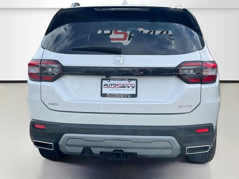 Used 2025 Honda Pilot Elite image 6
