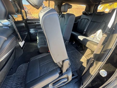 Used 2022 Jeep Grand Wagoneer Series III w/ Rear Seat Video Group 1 image 10