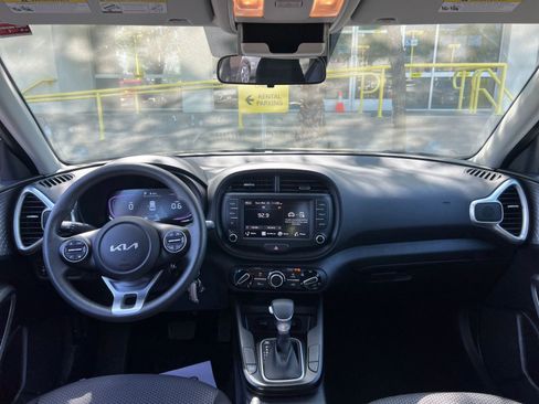 Used 2025 Kia Soul LX w/ LX Technology Package image 31