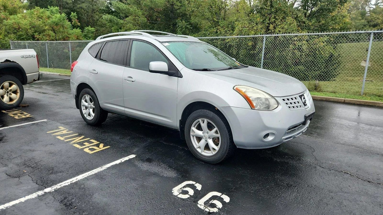 Used 2008 Nissan Rogue SL w/ Moonroof Pkg AWD/4WD image 2