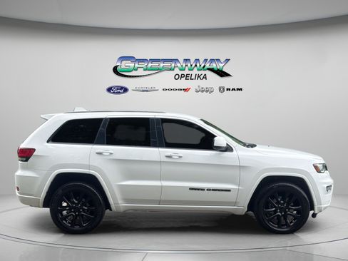 Used 2021 Jeep Grand Cherokee Laredo X AWD/4WD image 9