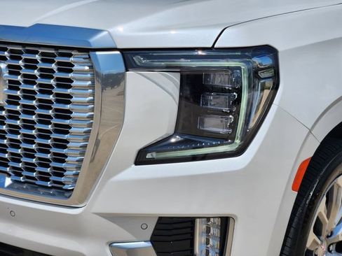 Used 2024 GMC Yukon Denali AWD/4WD image 9