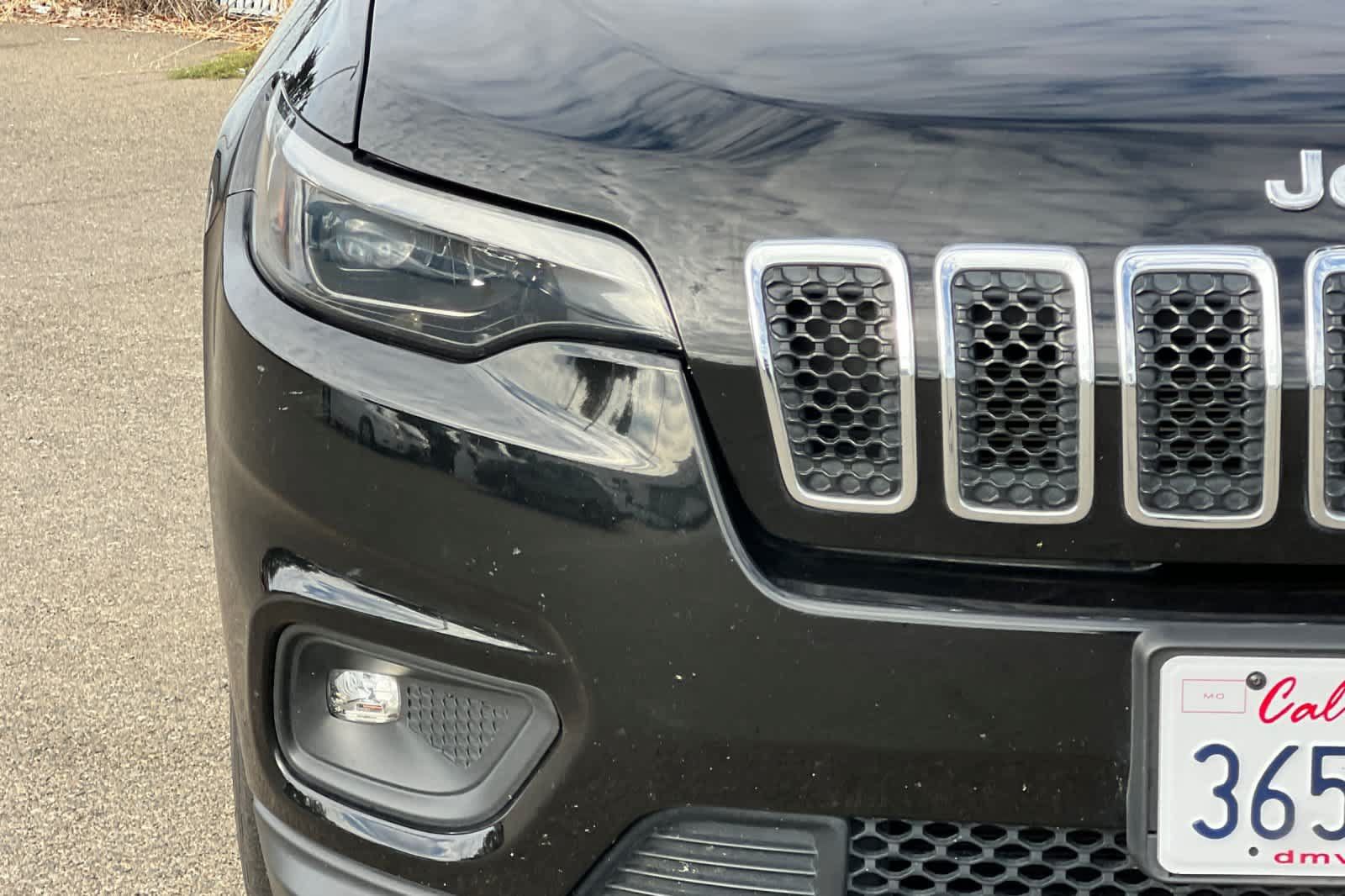 Used 2019 Jeep Cherokee Latitude Plus FWD image 17