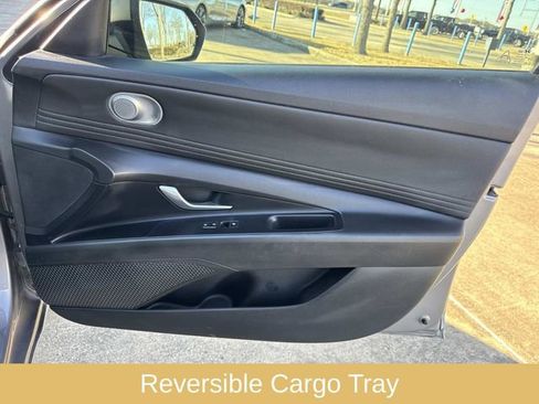 Used 2021 Hyundai Elantra SEL w/ Convenience Package image 18