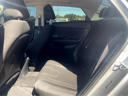 Used 2021 Hyundai Elantra SEL w/ Convenience + Premium Package image 12