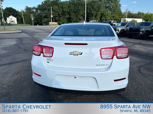 Used 2015 Chevrolet Malibu LT w/ Power Convenience Package FWD image 4