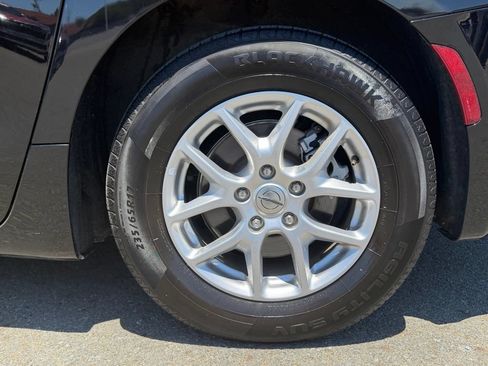 Used 2024 Chrysler Pacifica Touring-L FWD image 12