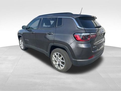 Used 2023 Jeep Compass Latitude AWD/4WD image 6