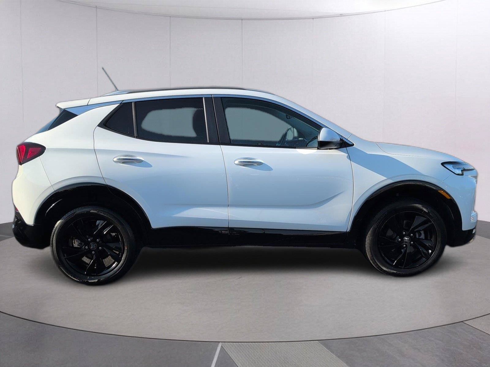Used 2024 Buick Encore GX Sport Touring AWD/4WD image 6