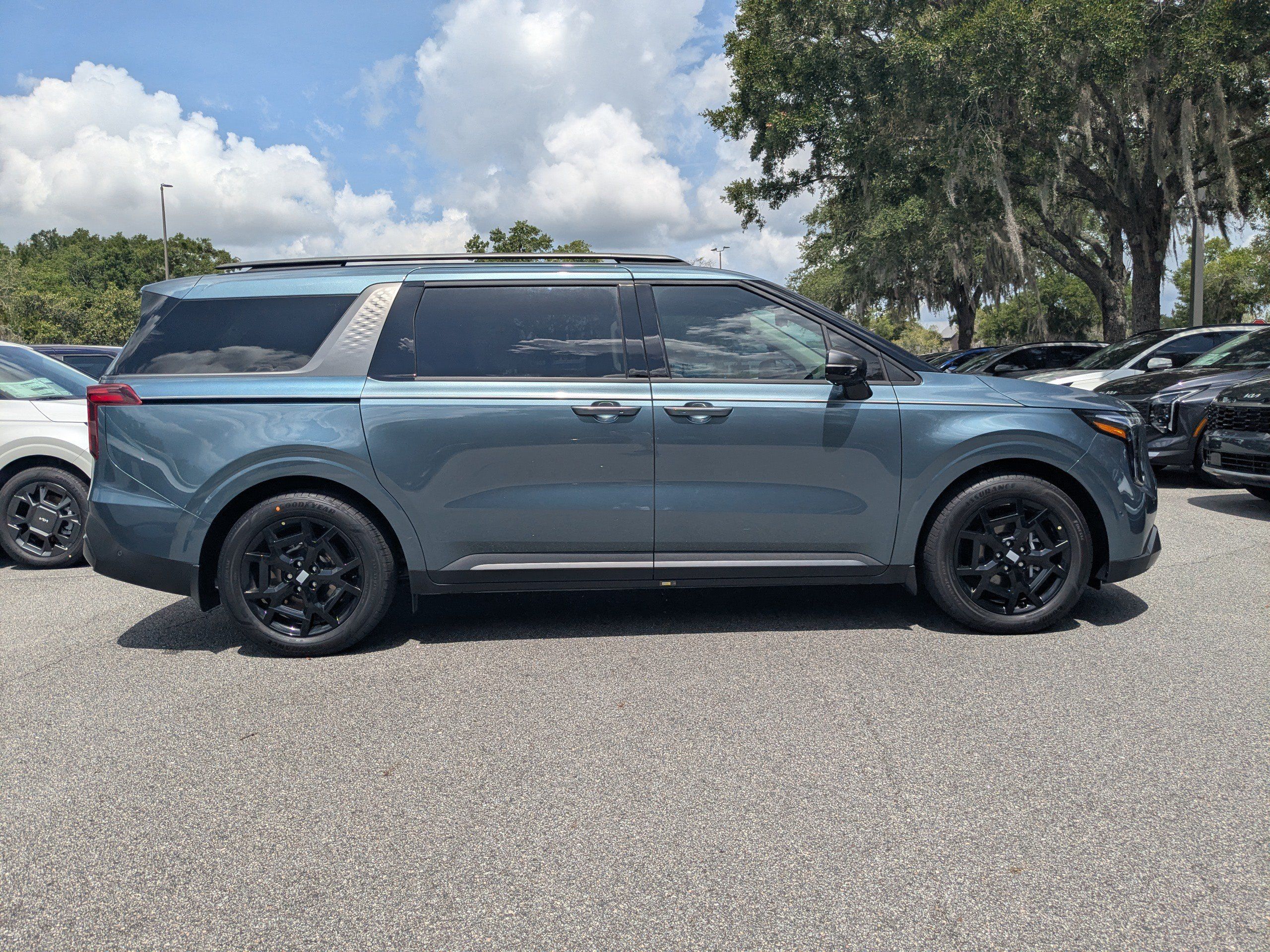 New 2026 Kia Carnival SX Prestige FWD image 3
