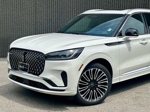 New 2026 Lincoln Aviator Black Label w/ Dynamic Handling Package AWD/4WD image 2