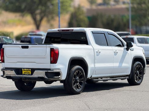 Used 2019 GMC Sierra 1500 SLT w/ SLT Premium Plus Package AWD/4WD image 18
