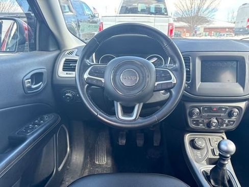 Used 2019 Jeep Compass Latitude image 13