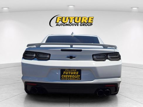 Used 2020 Chevrolet Camaro SS RWD image 5