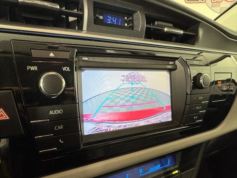 Used 2015 Toyota Corolla LE image 18