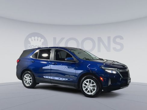 Used 2022 Chevrolet Equinox LT FWD image 2