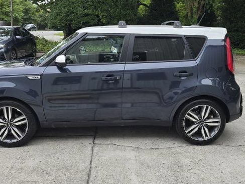 Used 2016 Kia Soul + w/ Audio Package FWD image 2