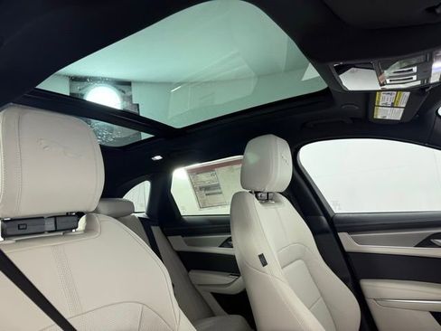 Used 2025 Jaguar F-PACE R-Dynamic S image 37