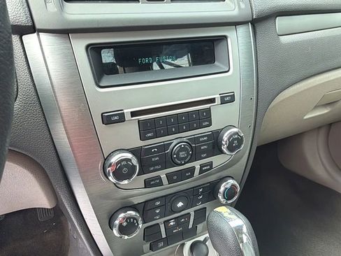 Used 2011 Ford Fusion SE FWD image 10