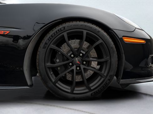 Used 2013 Chevrolet Corvette 427 w/ 1SB Preferred Equipment Group RWD image 14