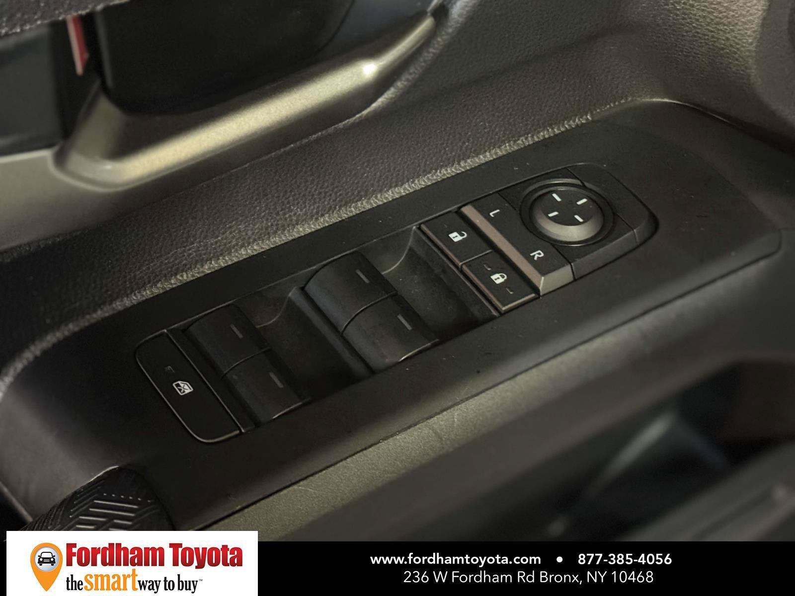 Used 2024 Toyota Tacoma TRD Off-Road AWD/4WD image 17