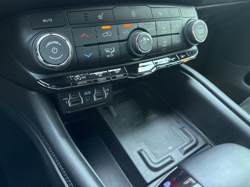 Used 2022 Dodge Durango GT image 11