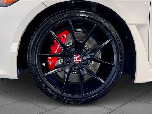 Used 2025 Honda Civic Type R image 10