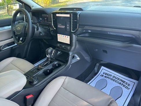 New 2025 Ford Ranger Lariat w/ FX4 Off-Road Package image 16