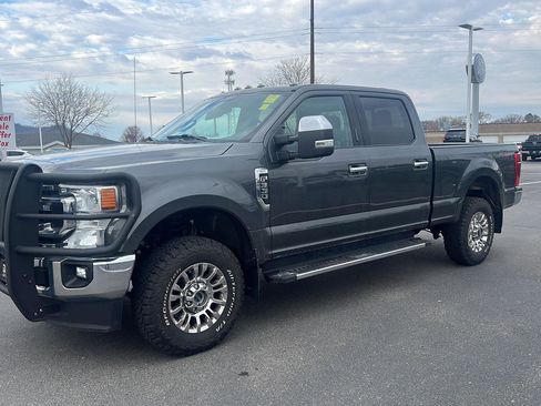 Used 2020 Ford F350 XLT w/ XLT Premium Package image 13