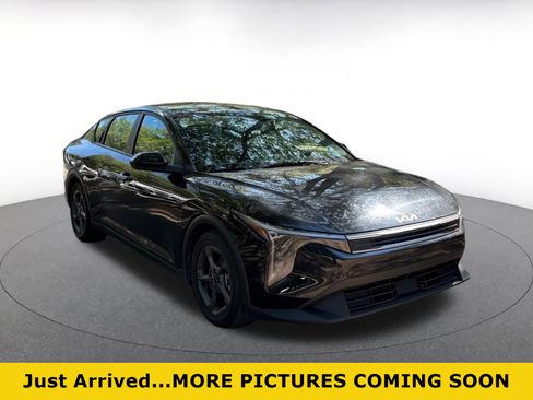 Used 2025 Kia K4 LXS image 1
