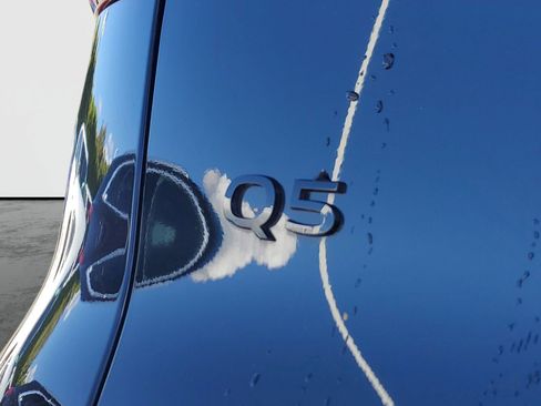 Used 2025 Audi Q5 Premium w/ Convenience Package image 7