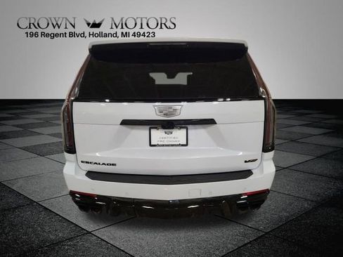 Used 2026 Cadillac Escalade V image 4