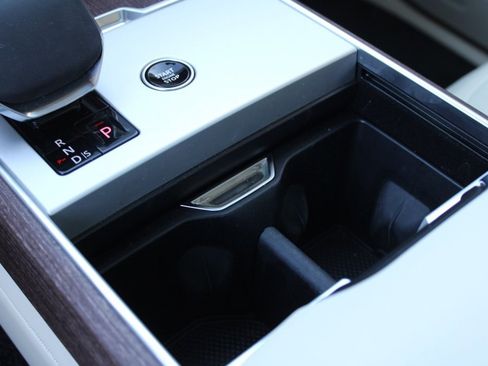 Certified 2024 Land Rover Range Rover Long Wheelbase SE image 58