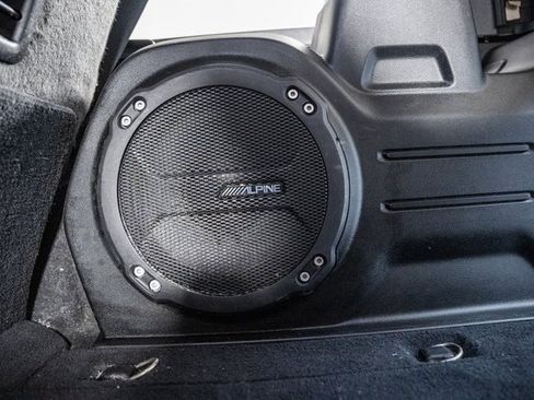 Used 2020 Jeep Wrangler Unlimited Sahara image 11