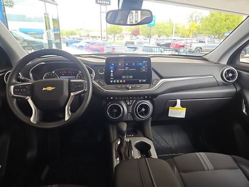 Used 2025 Chevrolet Blazer LT w/ Convenience Package FWD image 13
