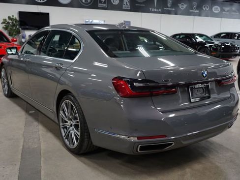 Used 2022 BMW 750i xDrive w/ Luxury Rear Seating Package AWD/4WD image 3