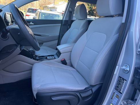 Used 2020 Hyundai Tucson SE image 13