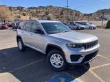 New 2025 Jeep Grand Cherokee Laredo w/ Luxury Tech Group I image 4