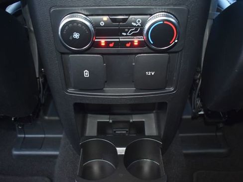 Used 2024 Ford Explorer Limited image 38