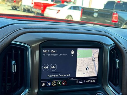 Used 2022 Chevrolet Silverado 1500 High Country image 11