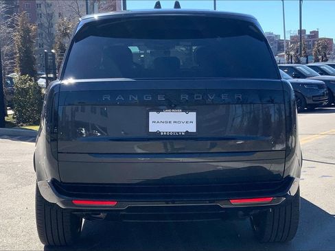New 2026 Land Rover Range Rover SE image 4