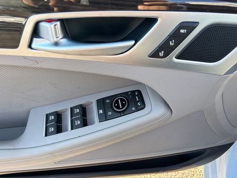 Used 2018 Genesis G80 3.8 image 17