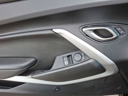 Used 2020 Chevrolet Camaro LT image 14